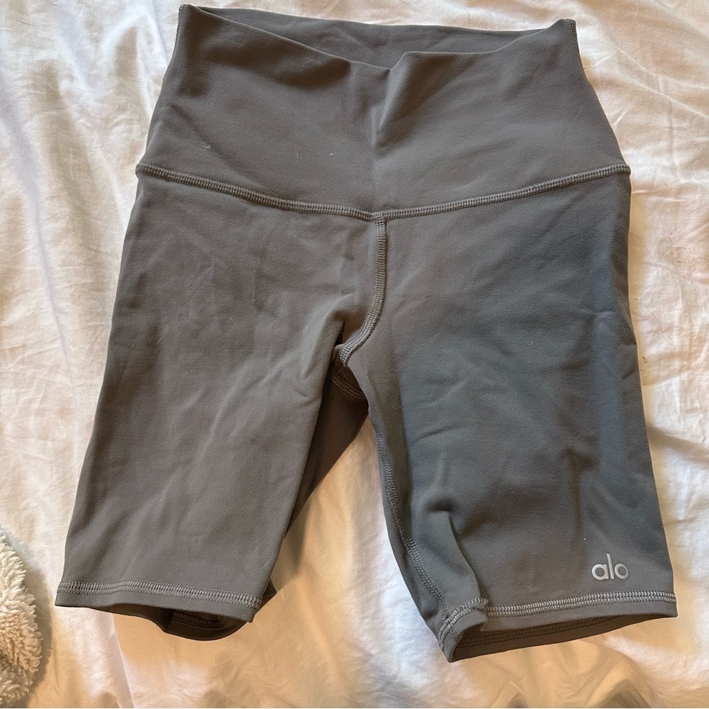 alo biker shorts